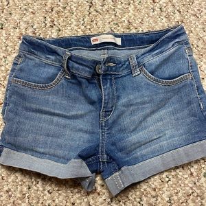 Shortie Levi shorts